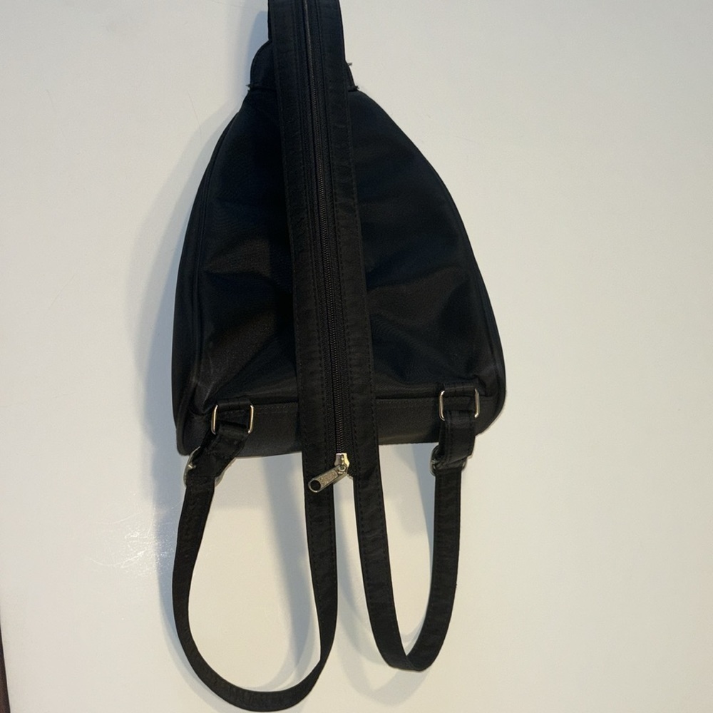 Vintage Tommy Hilfiger “Tommy Gear” Sling bag - Picture 4 of 10